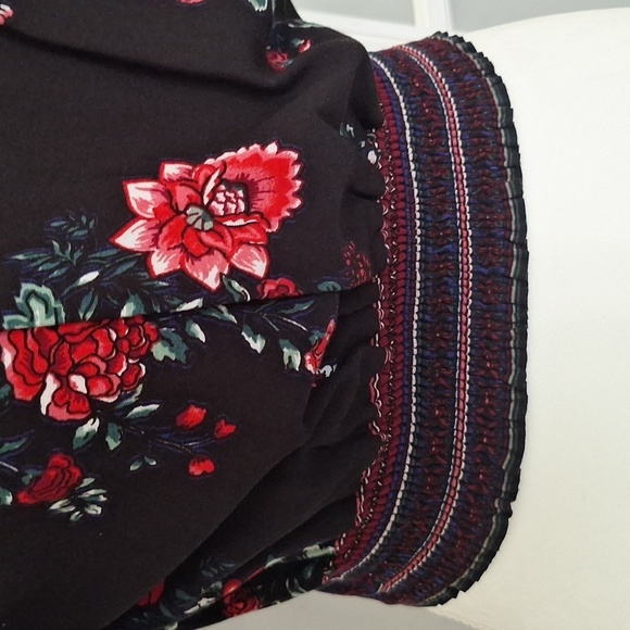 Band of Gypsies Cambridge Black Smocked Blouse Crop Top - Picture 8 of 16